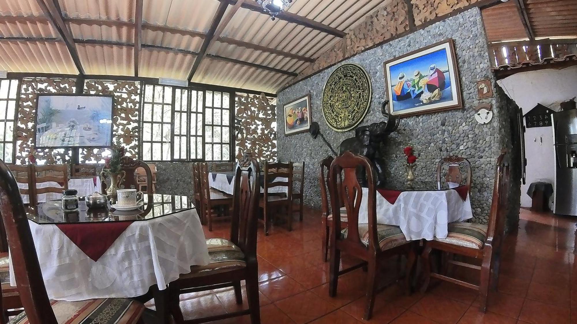 Hosteria Rio Verde 외부 사진